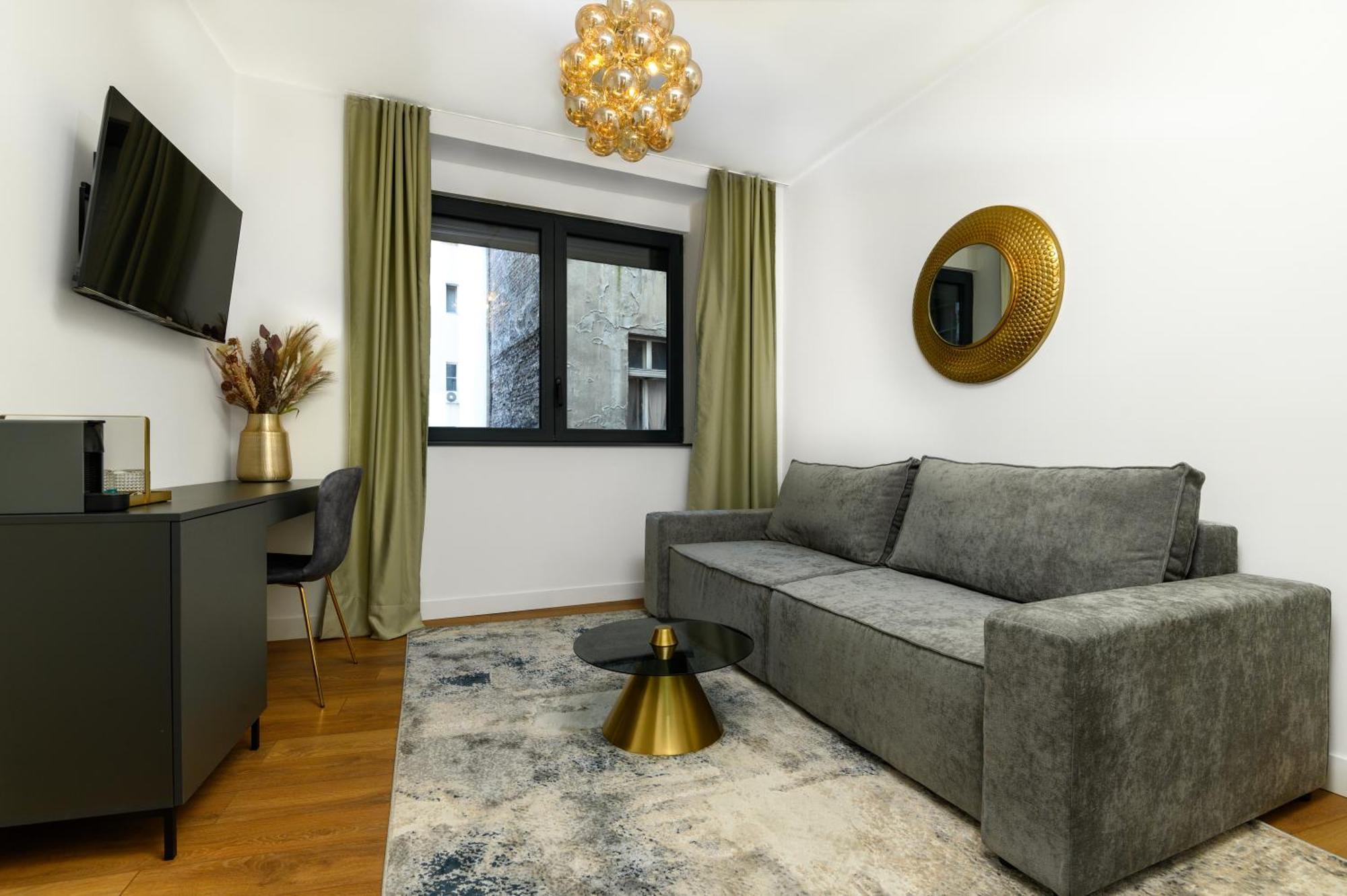 Urban Downtown Luxury Rooms And Suites Belgrade Exterior photo