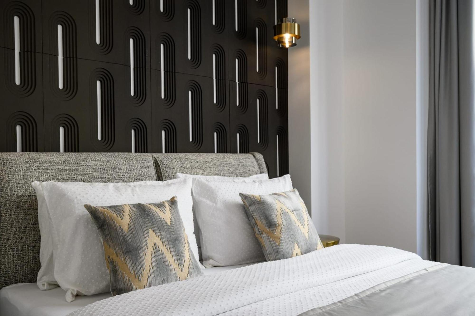 Urban Downtown Luxury Rooms And Suites Belgrade Room photo