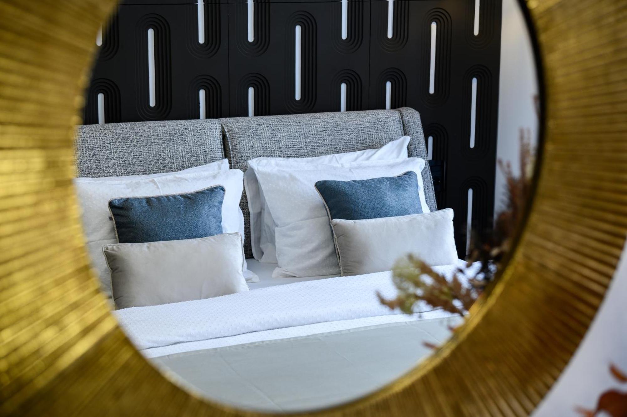 Urban Downtown Luxury Rooms And Suites Belgrade Room photo